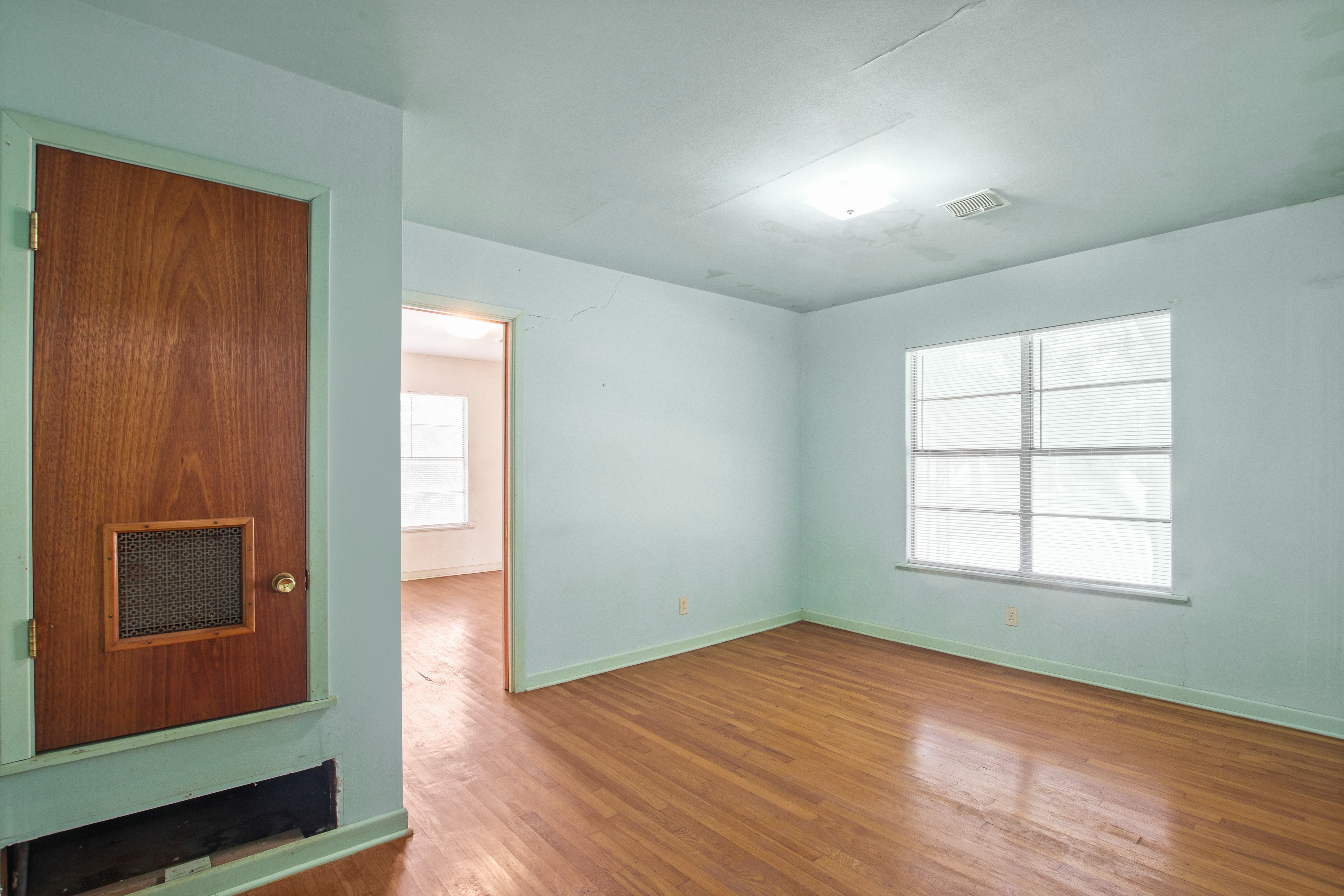 1007 Kimbro Street Taylor, TX 76574 - Photo 15 of 34