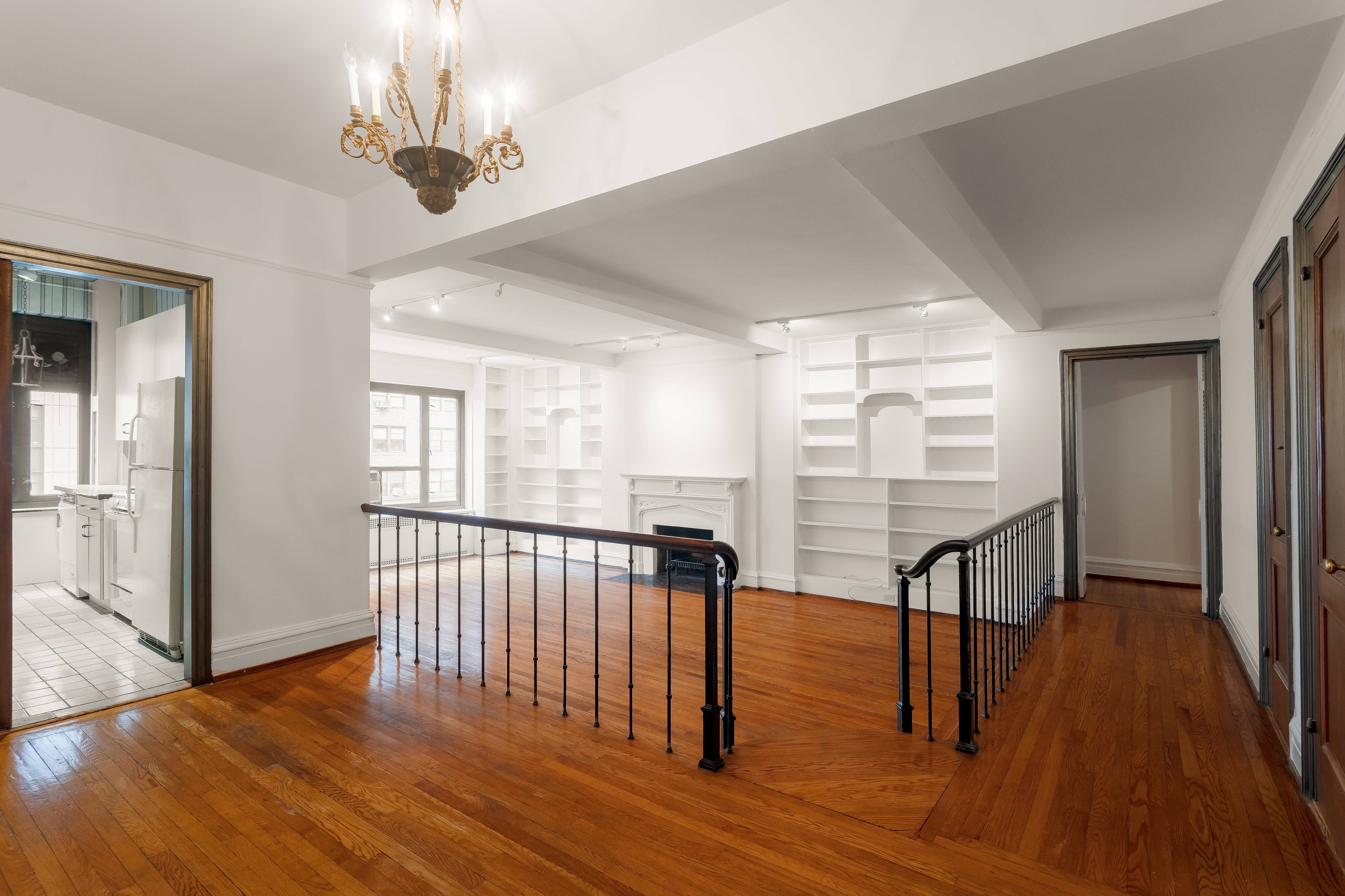 180 East 79th Street, Unit 5A Manhattan, NY 10075 - Photo 3 of 19 a view of hall with wooden floor