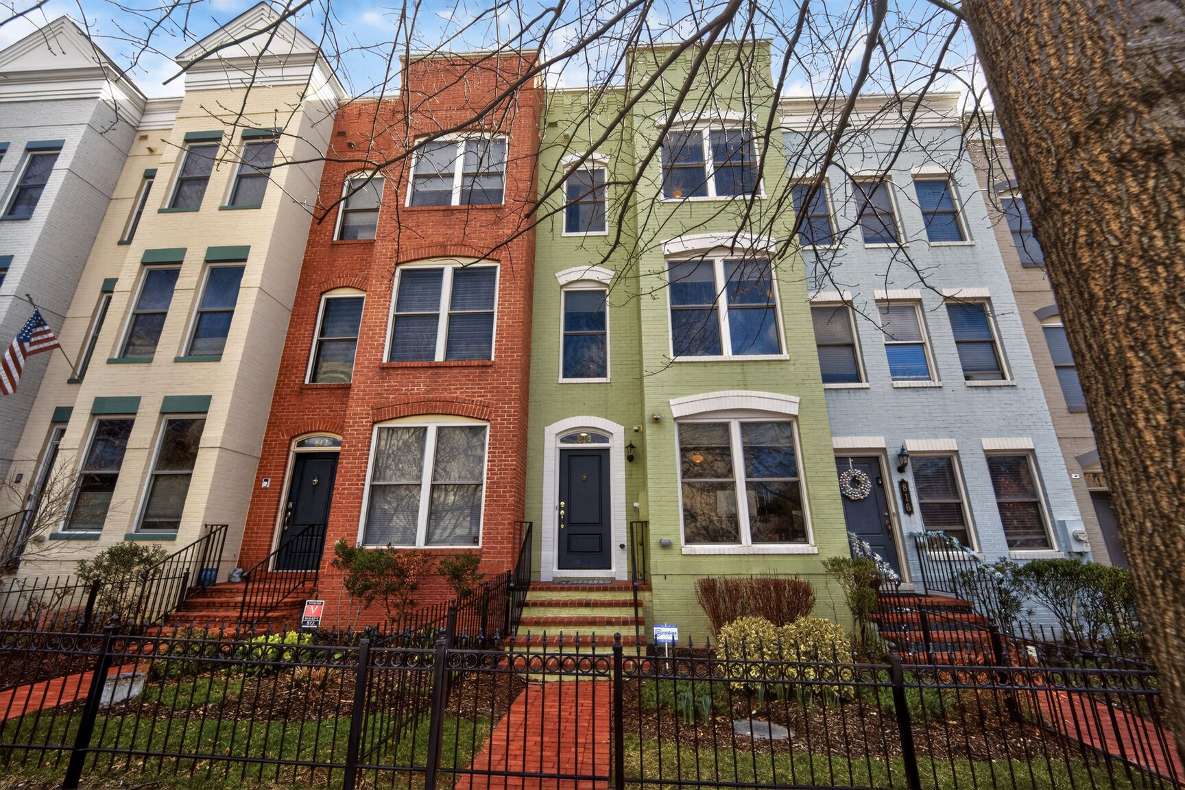 814 3rd Street Southeast Washington, DC 20003 - Photo 2 of 47