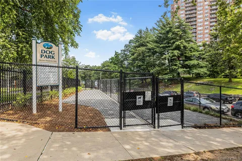 $275,000 | 5800 Arlington Avenue, Unit 6L | North Riverdale
