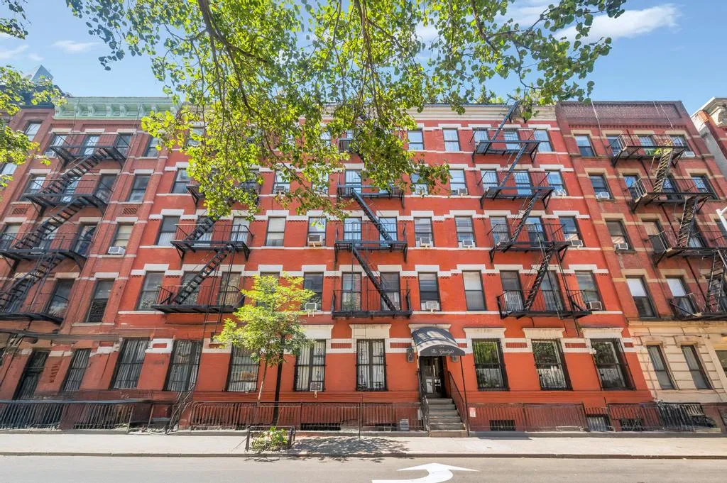 $2,995 | 344 West 49th Street, Unit 4B | Hell's Kitchen