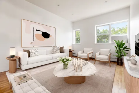 $725,000 | 372 Dekalb Avenue, Unit 4M | Clinton Hill