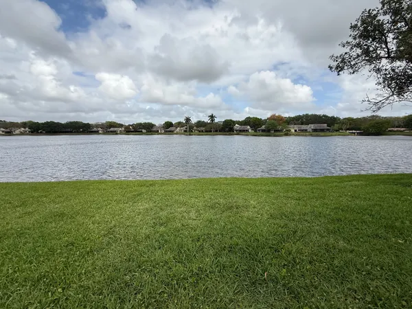 $550,000 | 308 Northwest 97th Avenue, Plantation, FL 33324