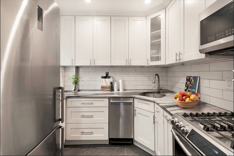 175 West 73rd Street, Unit 4A Manhattan, NY 10023 - Photo 4 of 10