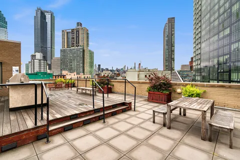 $1,268,000 | 42-51 Hunter Street, Unit 6D | Long Island City