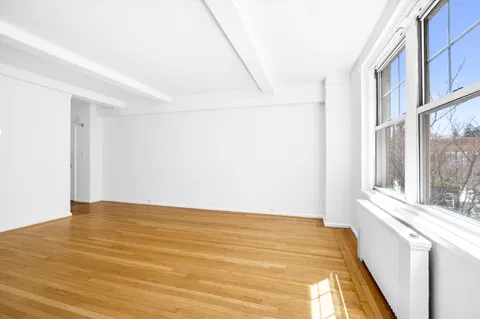 $599,000 | 2 Horatio Street, Unit 8F | West Village