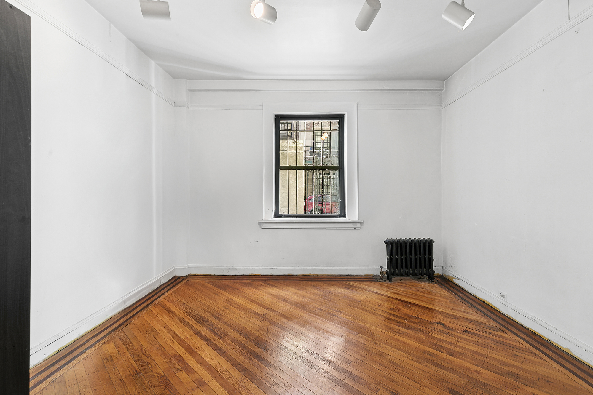 33 West 67th Street, Unit FE Manhattan, NY 10023 - Photo 14 of 16 Gallery Image 14