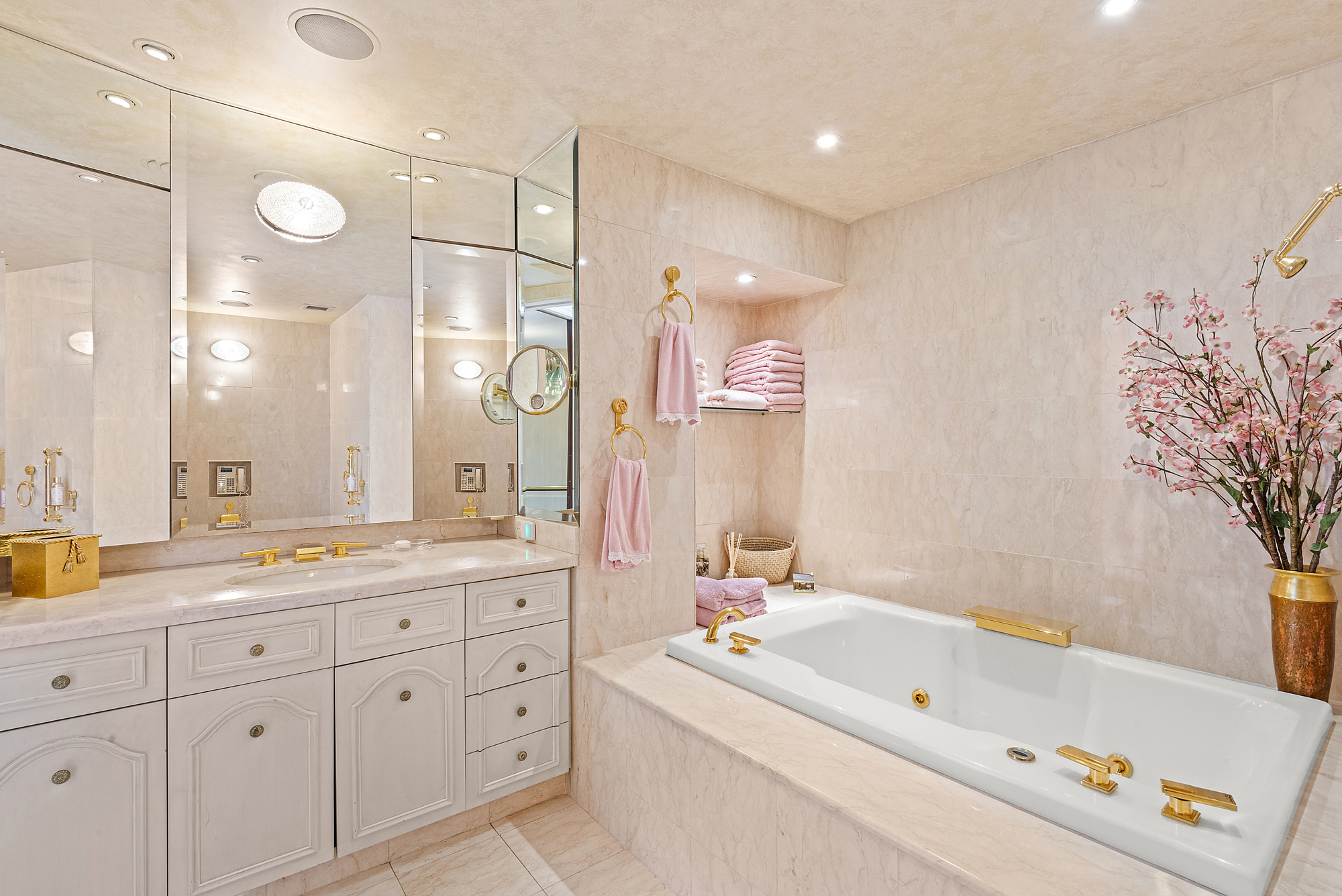 860 United Nations Plaza, Unit 31/32D Manhattan, NY 10017 - Photo 11 of 15