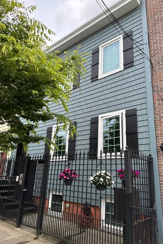 10-44 47th Road, Unit 1 Queens, NY 11101 - Photo 11 of 12