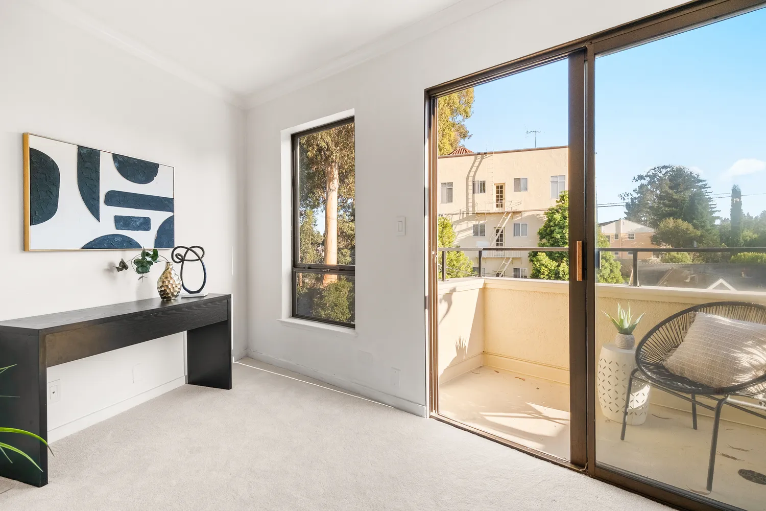 $895,000 | 1500 Willow Avenue, Unit 301, Burlingame, CA 94010