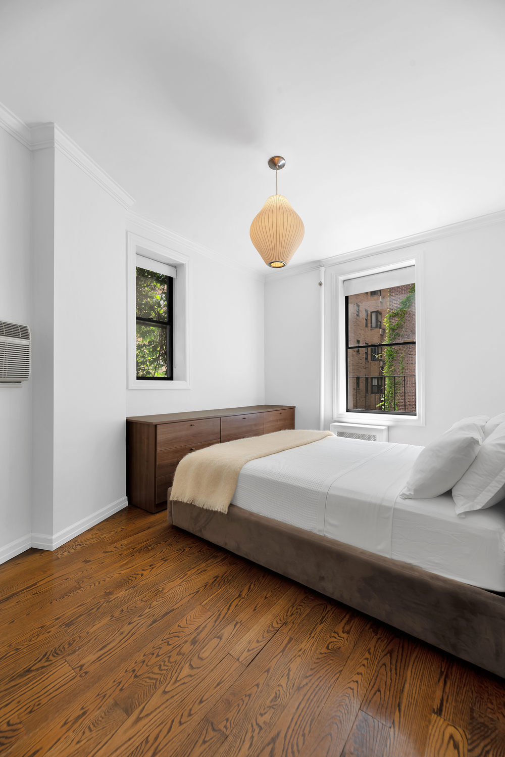 212 East 70th Street, Unit 4C Manhattan, NY 10021 - Photo 4 of 8