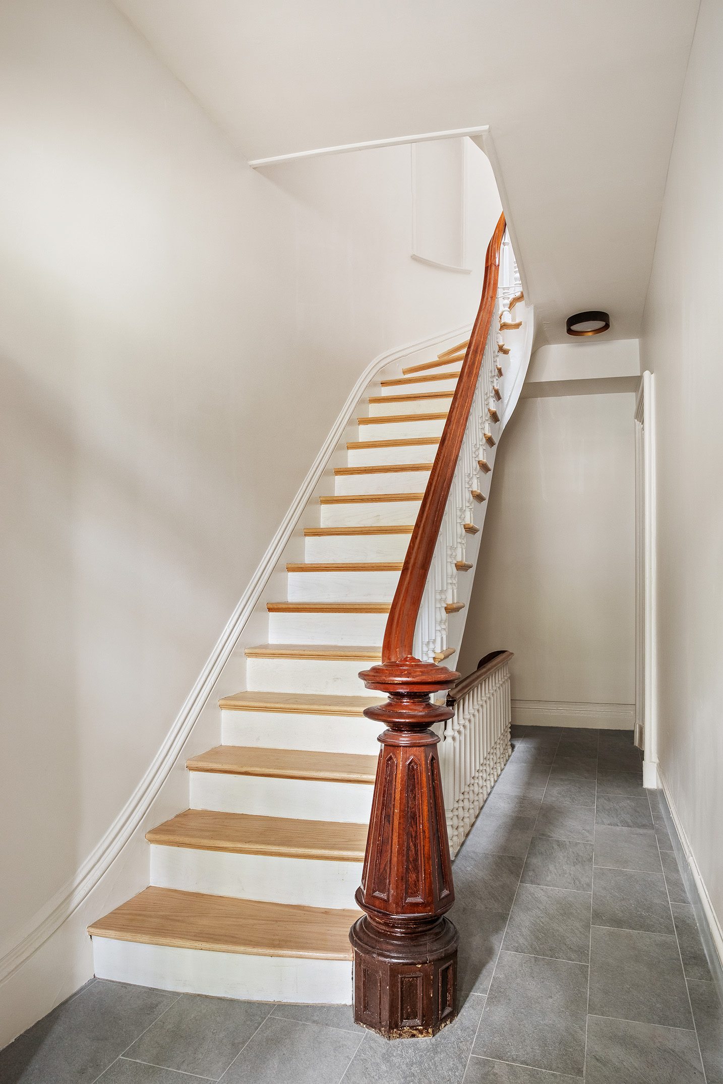 324 Clermont Avenue, Unit 4 Brooklyn, NY 11205 - Photo 8 of 9 a view of entryway