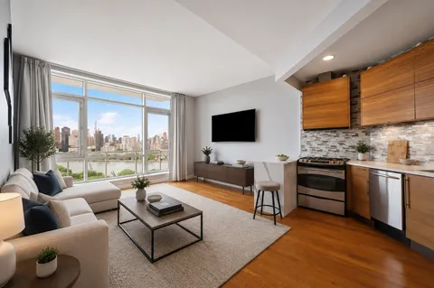 $750,000 | 11-24 31st Avenue, Unit 15B | Astoria