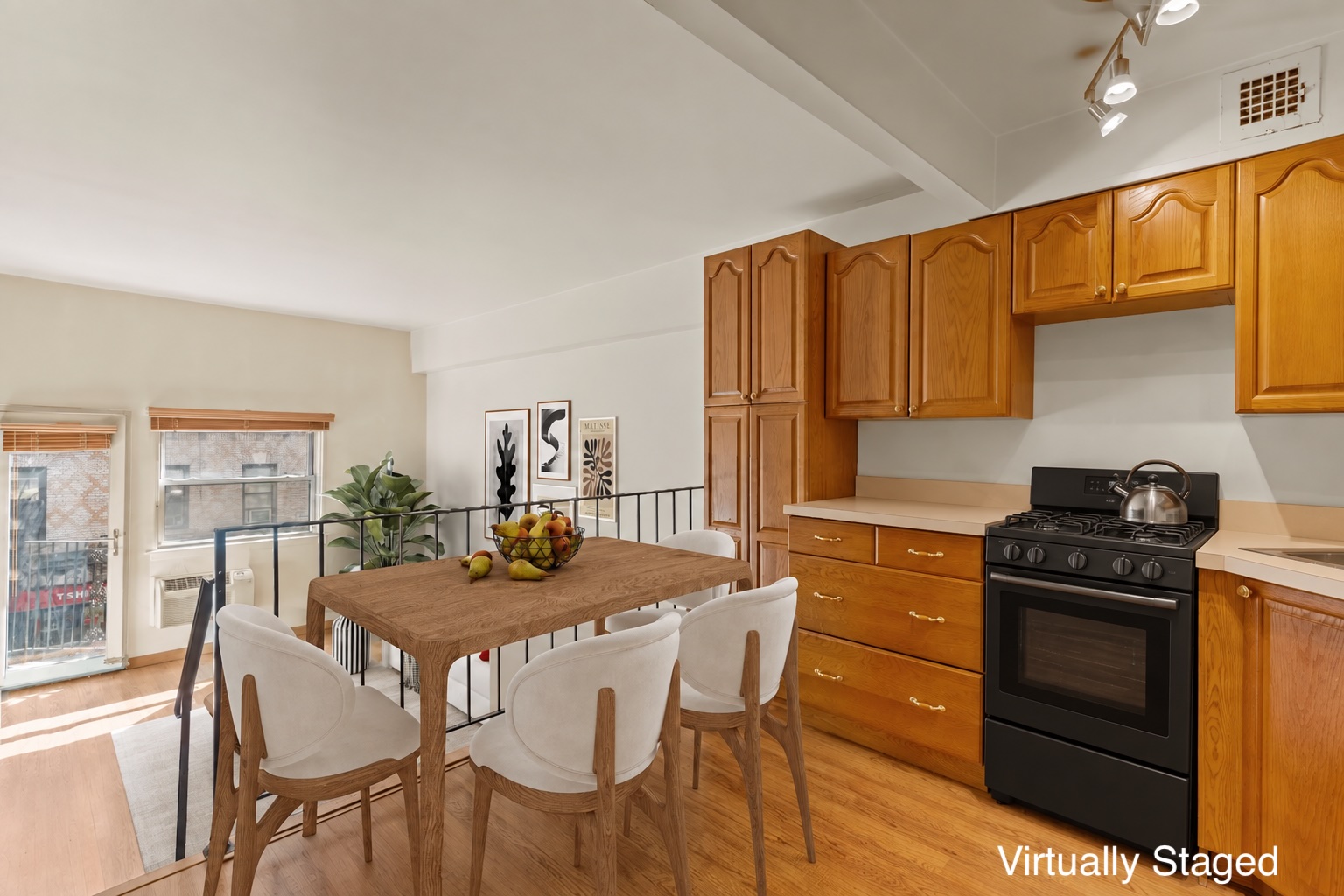211 Thompson Street, Unit 2F Manhattan, NY 10012 - Photo 3 of 7 Gallery Image 3