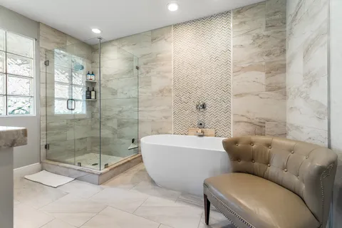 $1,200,000 | 10 Bentwood Road, Palm Beach Gardens, FL 33418