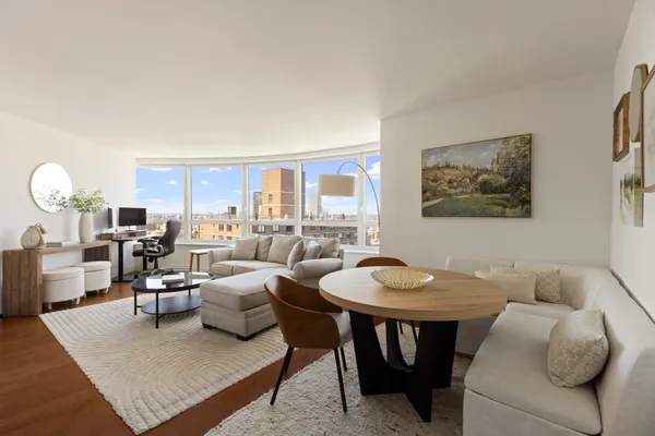 $1,845,000 | 200 East 94th Street, Unit 2915 | Upper East Side