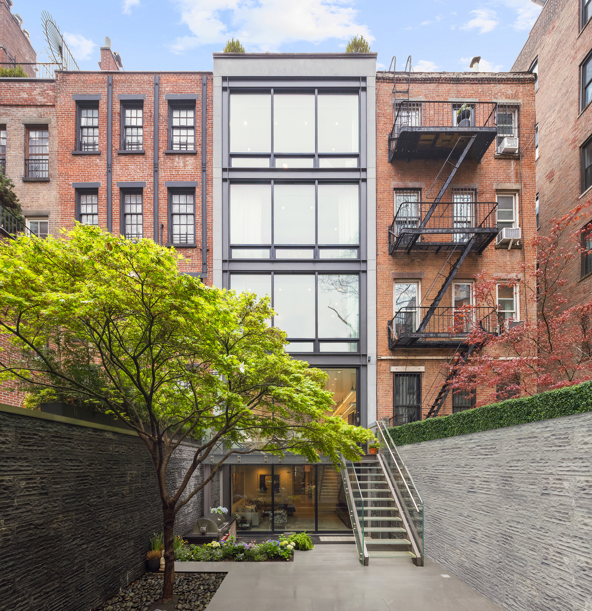 184 East 75th Street Manhattan, NY 10021 - Photo 6 of 20 a view of building with an outdoor space