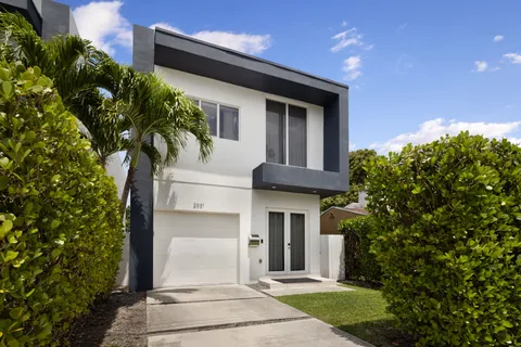 $1,250,000 | 2931 Southwest 27th Terrace, Miami, FL 33133