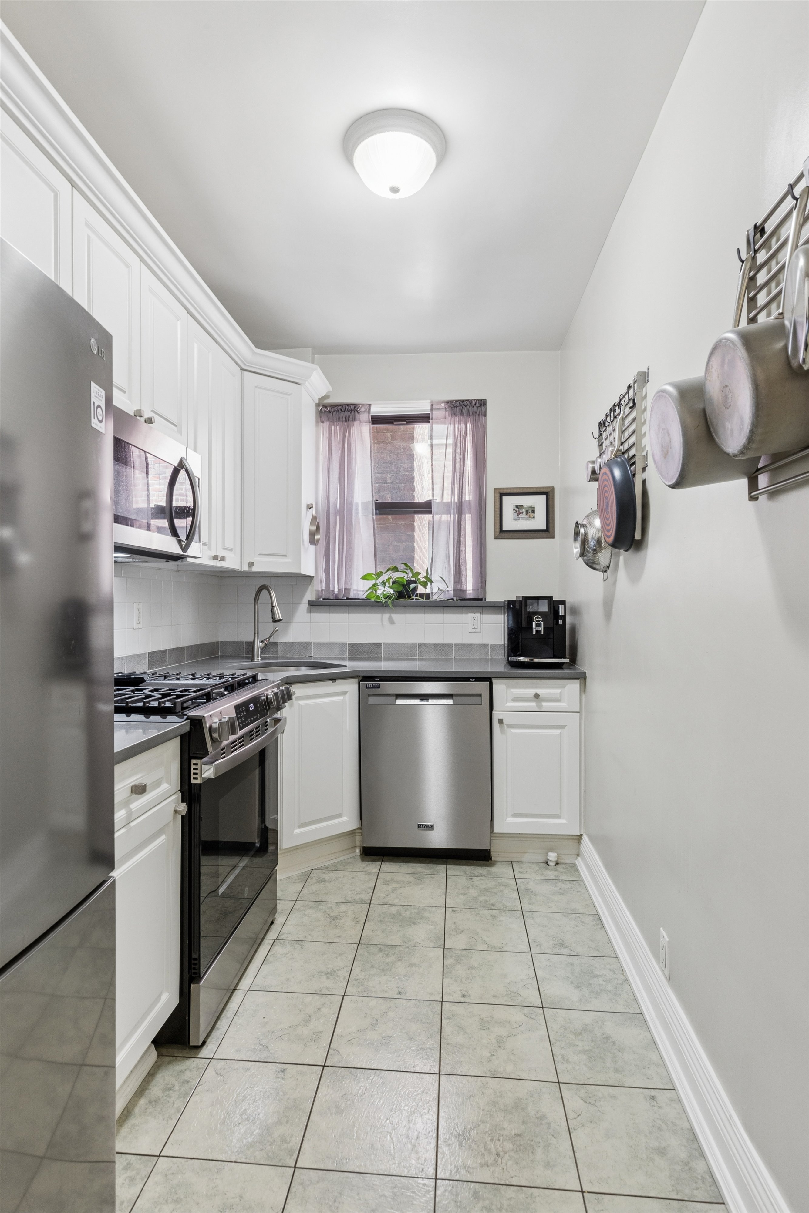159-00 Riverside Drive West, Unit 5D Manhattan, NY 10032 - Photo 4 of 17 Gallery Image 4