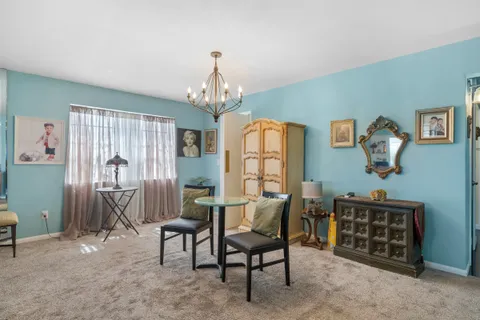 $250,000 | 2333 Indian River Boulevard, Unit 401, Vero Beach, FL 32960