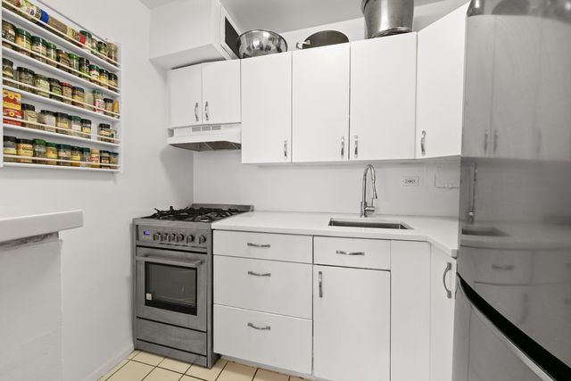 $400,000 | 315 East 70th Street, Unit 1C | Upper East Side