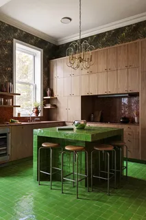 a picture of a bathroom