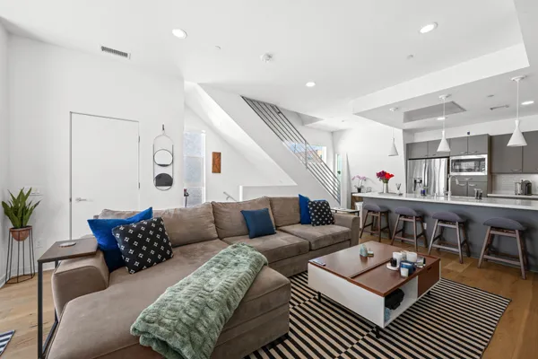 $989,000 | 11307 Morrison Street, North Hollywood, CA 91601