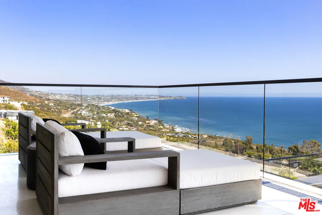 $18,950,000 | 32357 Pacific Coast Highway, Malibu, CA 90265