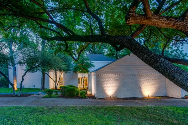 $1,315,000 | 6815 Woodmark Court, Dallas, TX 75230