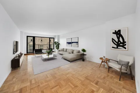 $2,950,000 | 200 Central Park South, Unit 10A | Central Park South