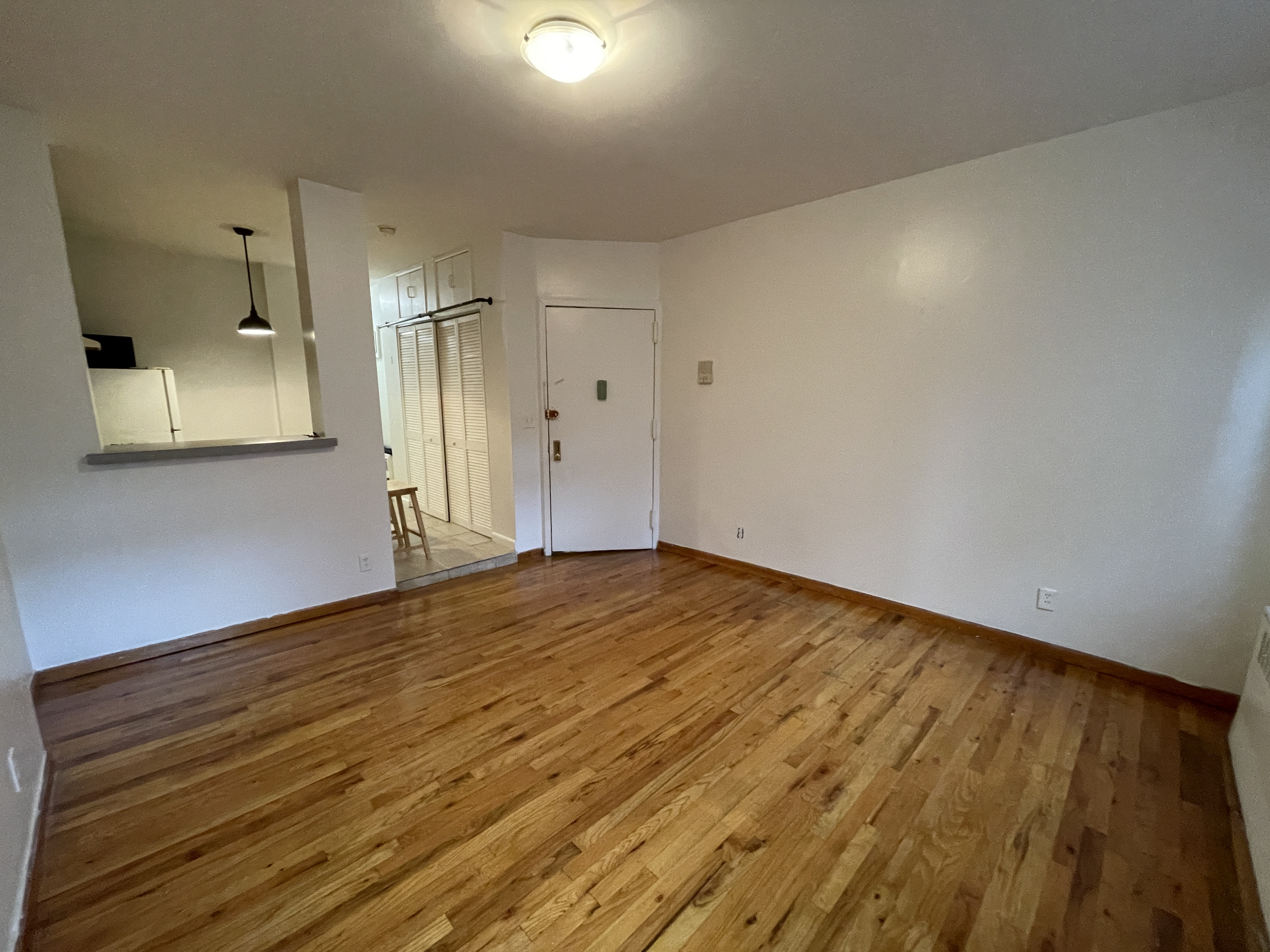 336 East 61st Street, Unit 8 Manhattan, NY 10065 - Photo 2 of 8