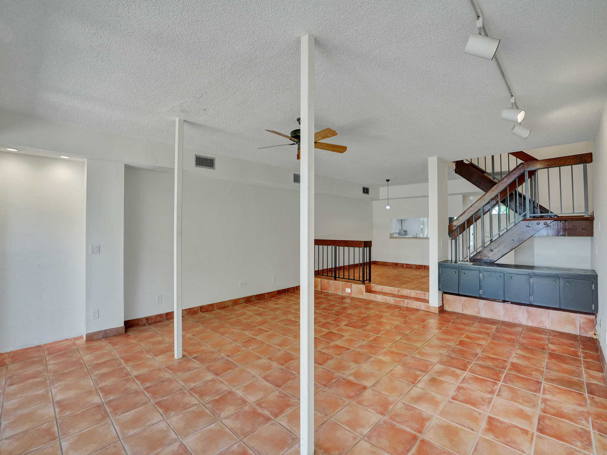 4863 Southwest 71st Place Miami, FL 33155 - Photo 18 of 54