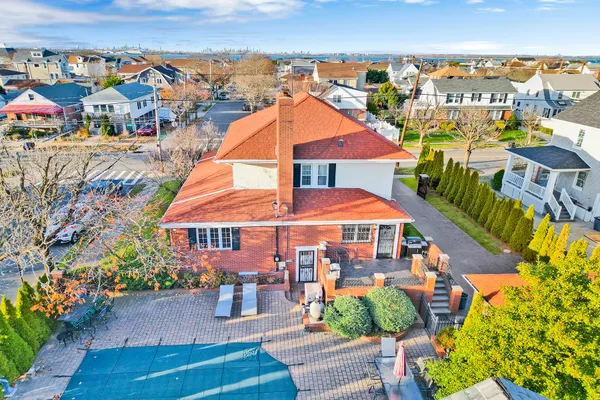 $2,000,000 | 142-15 Newport Avenue | Neponsit