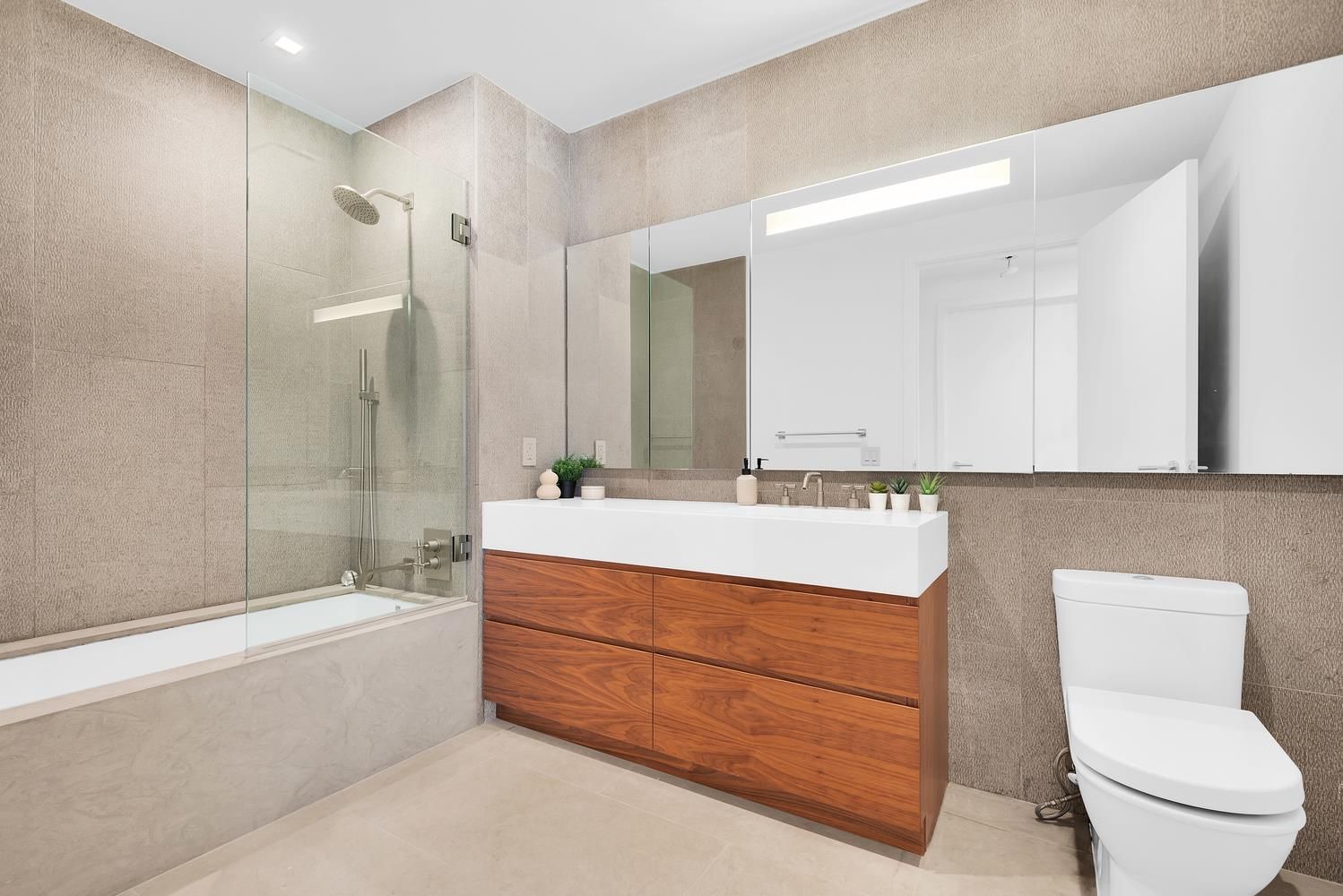 360 East 89th Street, Unit 5C Manhattan, NY 10128 - Photo 5 of 11
