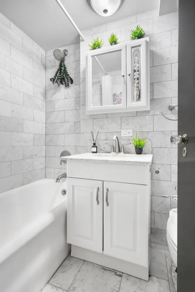 $325,000 | 25 Tudor City Place, Unit 922 | Murray Hill