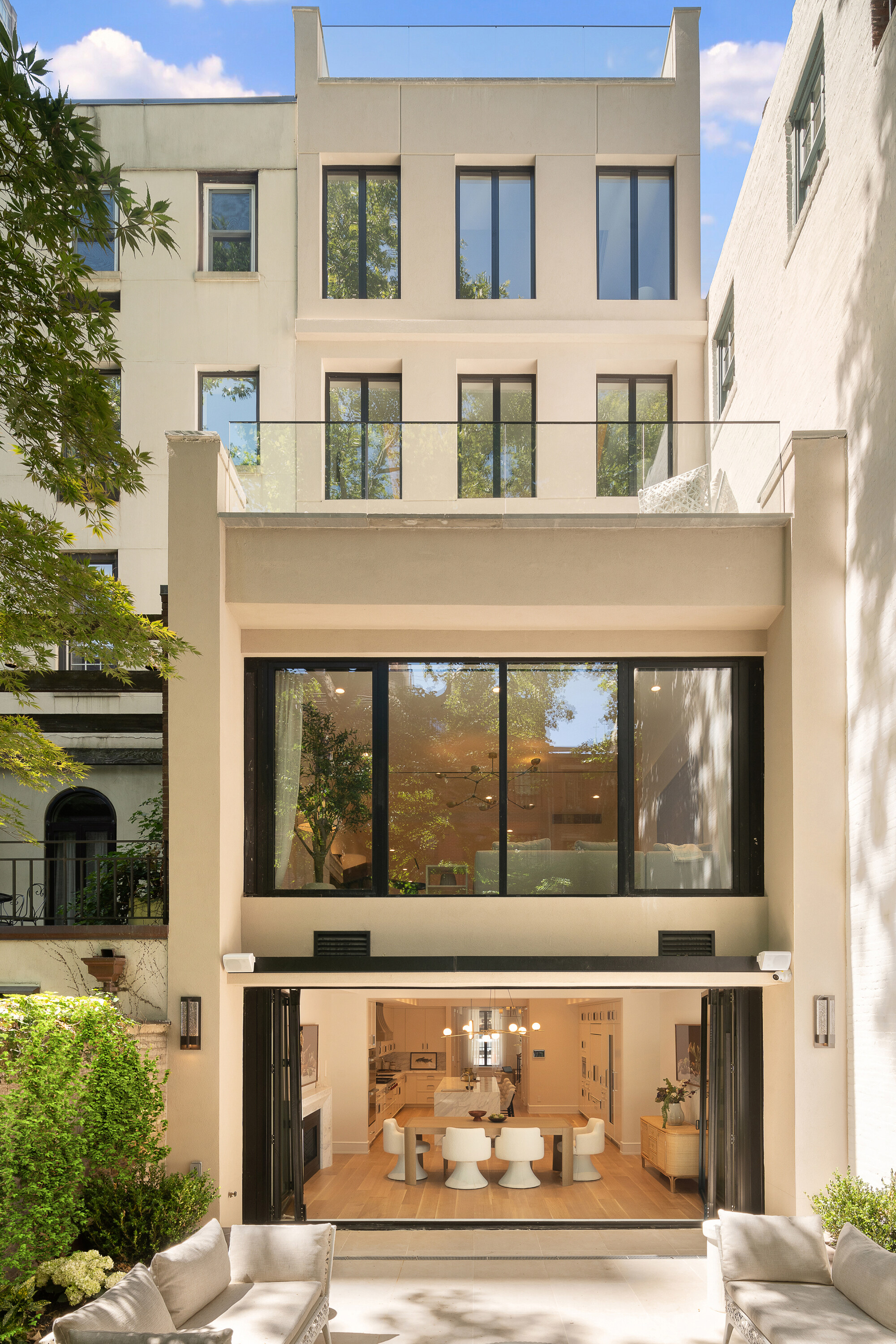 165 East 64th Street Manhattan, NY 10065 - Photo 1 of 37