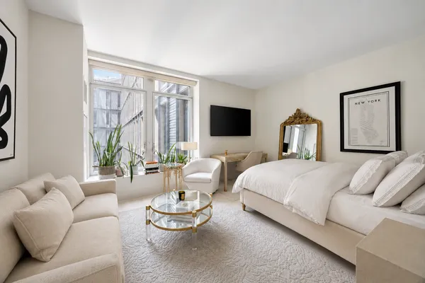 $950,000 | 91 Leonard Street, Unit 5D | TriBeCa
