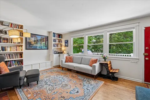 $565,000 | 905 Robin Road, Silver Spring, MD 20901