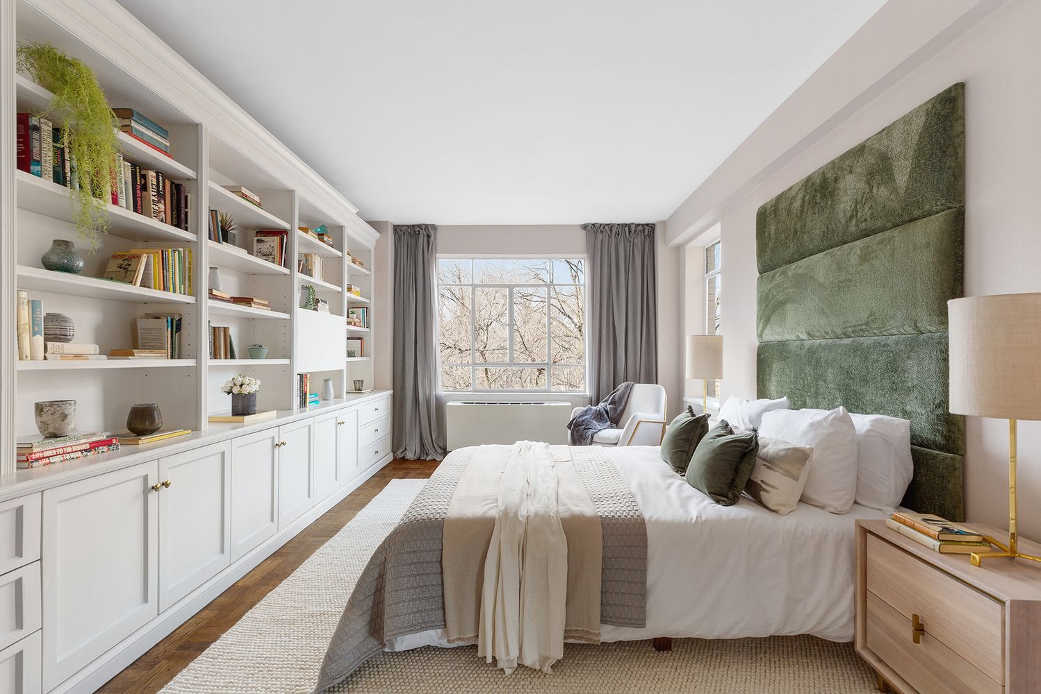 $4,400,000 | 880 5th Avenue, Unit 5F | Lenox Hill