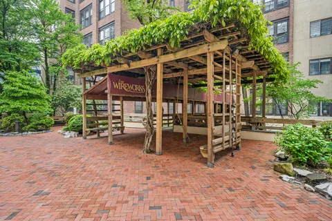 $220,000 | 301 Race Street, Unit 317, Philadelphia, PA 19106