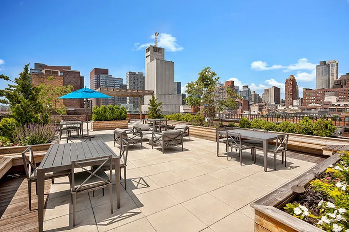 $6,495 | 416 West 52nd Street, Unit 523 | Hell's Kitchen