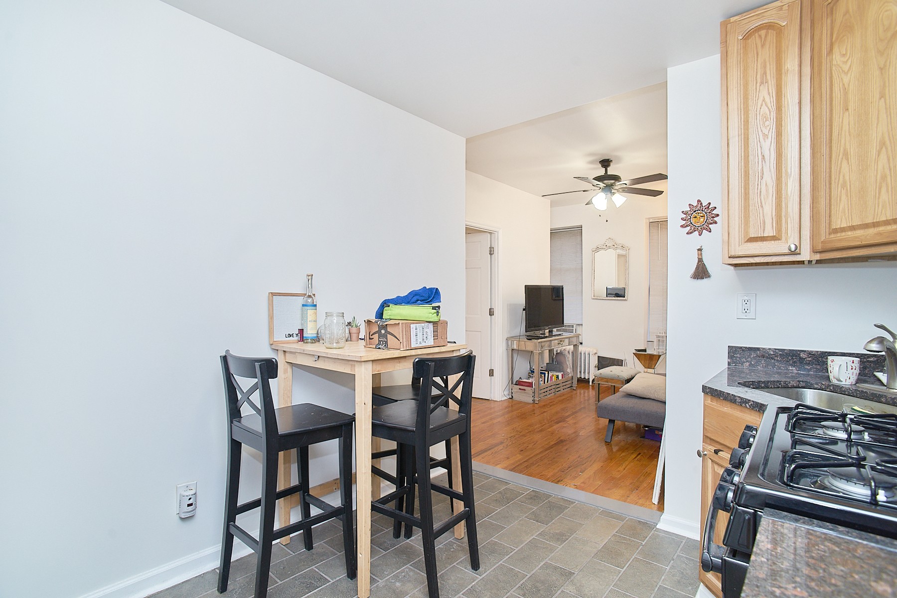 270 East 78th Street, Unit 15 Manhattan, NY 10075 - Photo 3 of 8