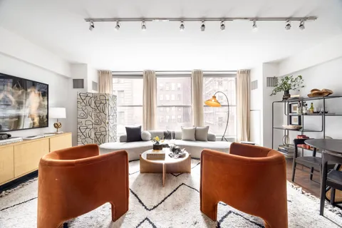 $1,995,000 | 27 West 19th Street, Unit 6 | Flatiron