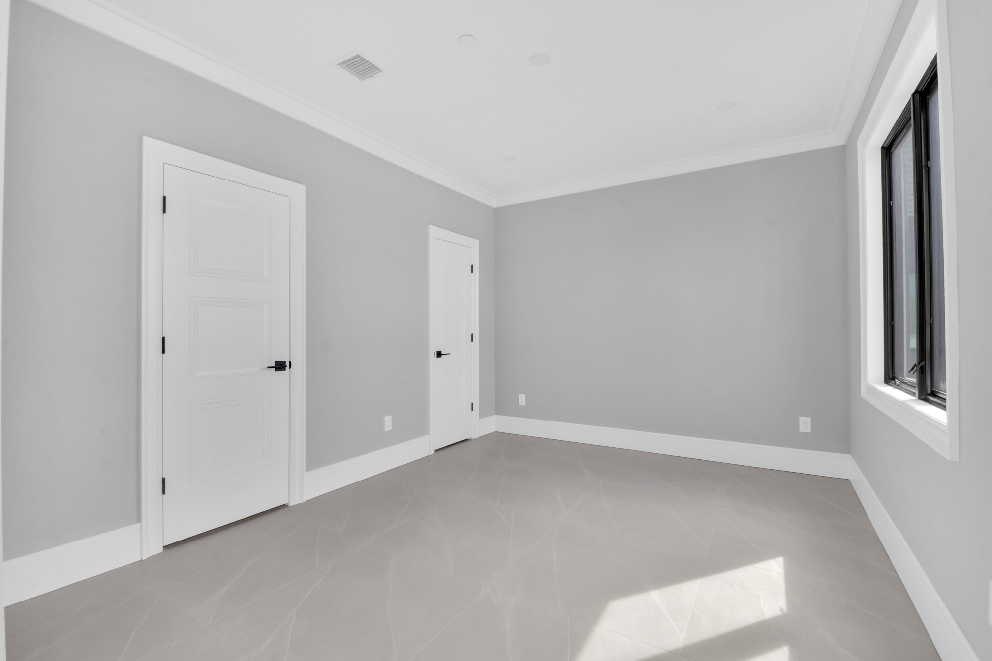 5 Osprey Court Staten Island, NY 10308 - Photo 30 of 50 a view of an empty room with a window
