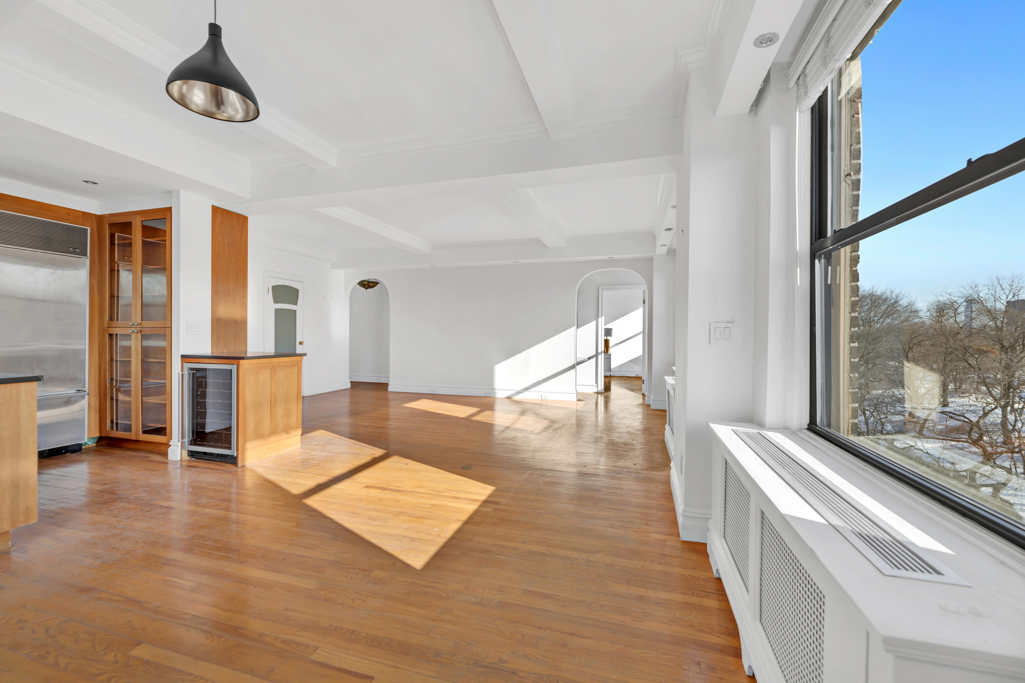 225 Central Park West, Unit 801 Manhattan, NY 10024 - Photo 4 of 21 a view of a living room