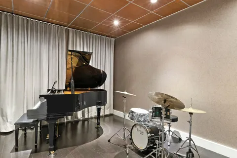 $1,550,000 | 360 Furman Street, Unit 1110 | Brooklyn Heights