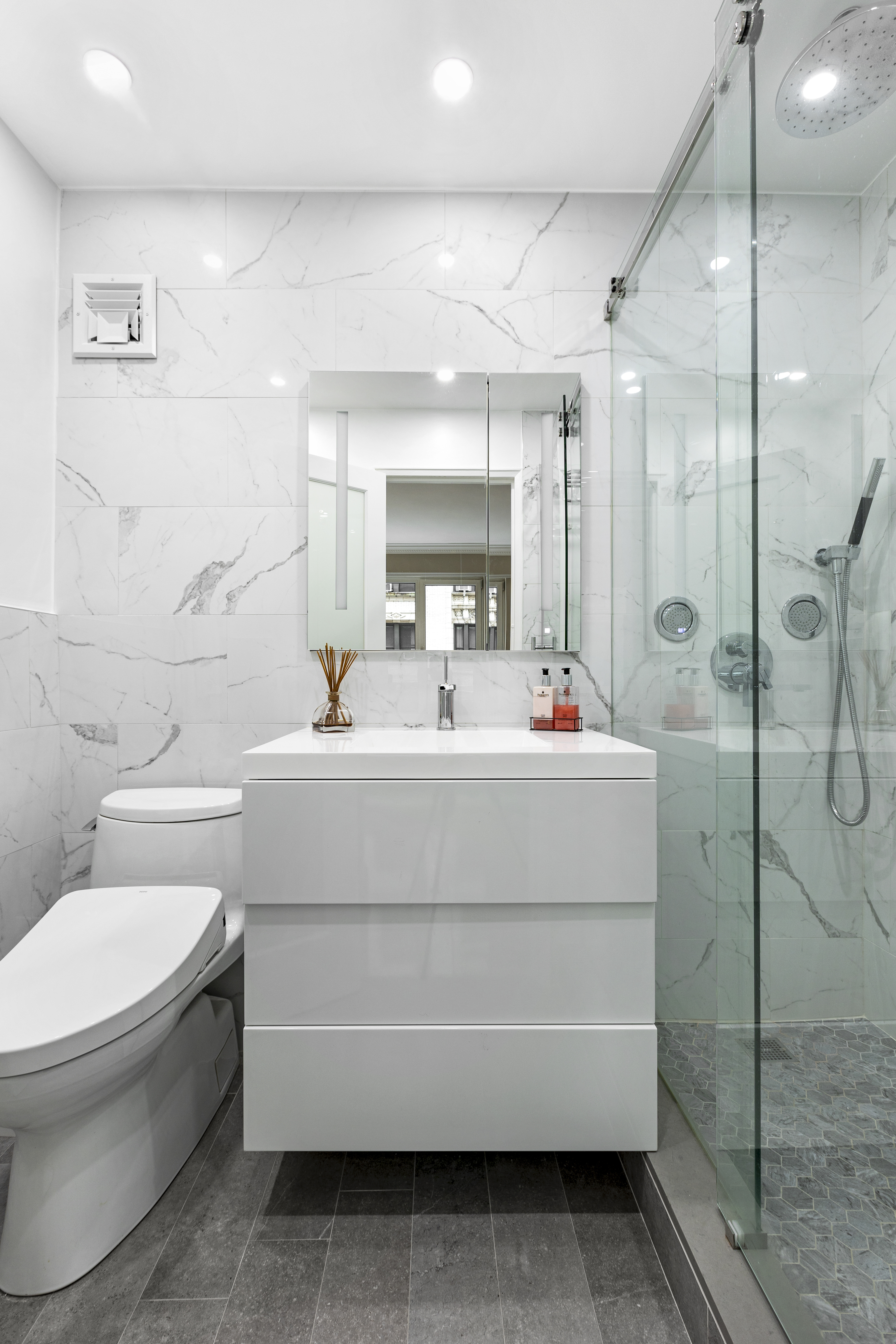 200 Central Park South, Unit 7K Manhattan, NY 10019 - Photo 6 of 15