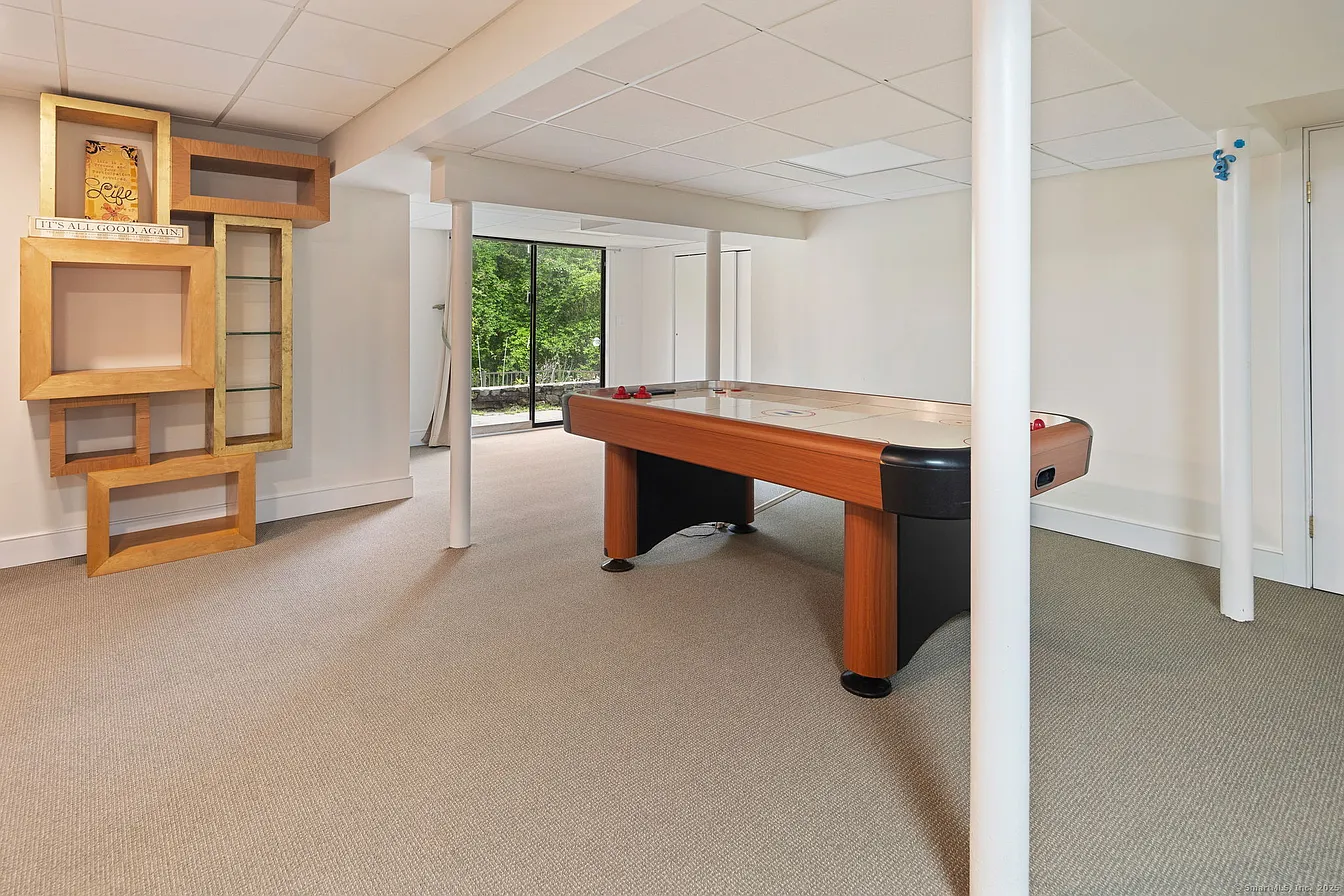 78 Pin Oak Lane Wilton, CT 06897 - Photo 25 of 37