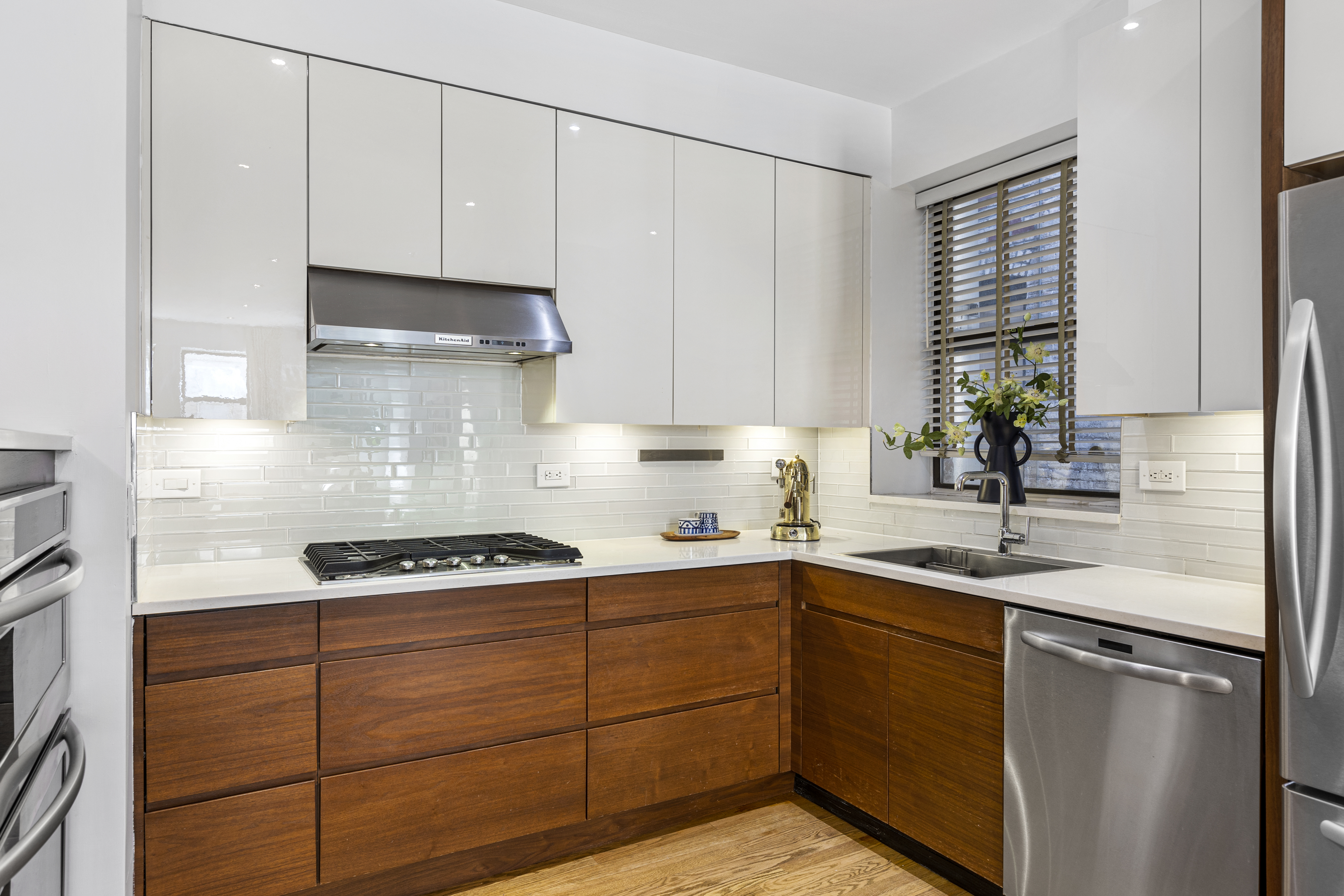 60 Pineapple Street, Unit 4J Brooklyn, NY 11201 - Photo 6 of 16