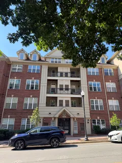 $599,999 | 2330 14th Street North, Unit 308, Arlington, VA 22201